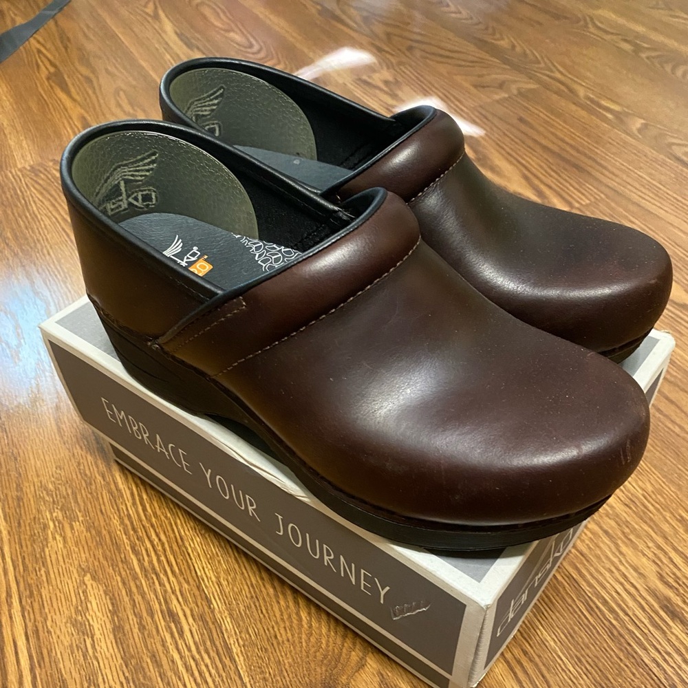 Dansko Brown Leather - XP 2.0 Brown Waterproof Pull Up